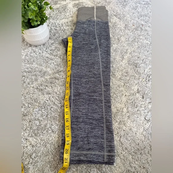 Lululemon Gather and Crow Cropped Leggings 21” - Picture 9 of 13